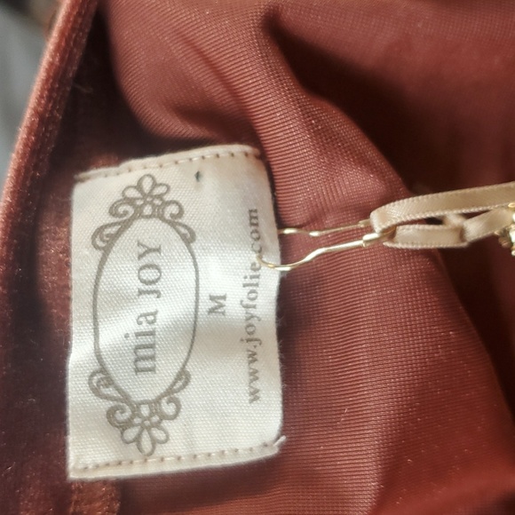 🍎2 Items/$12 Joyfolie Bridget flutter sleeve velvet top in Mahogany size Medium - Picture 7 of 10